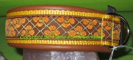 Halsband Blümchen braun